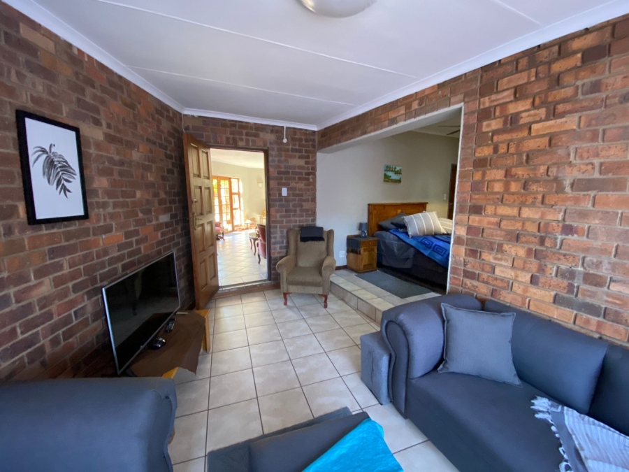 8 Bedroom Property for Sale in Grimbeeck Park North West